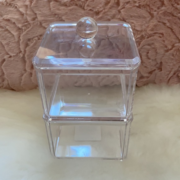 Gently used acrylic organizer. - Picture 3 of 3